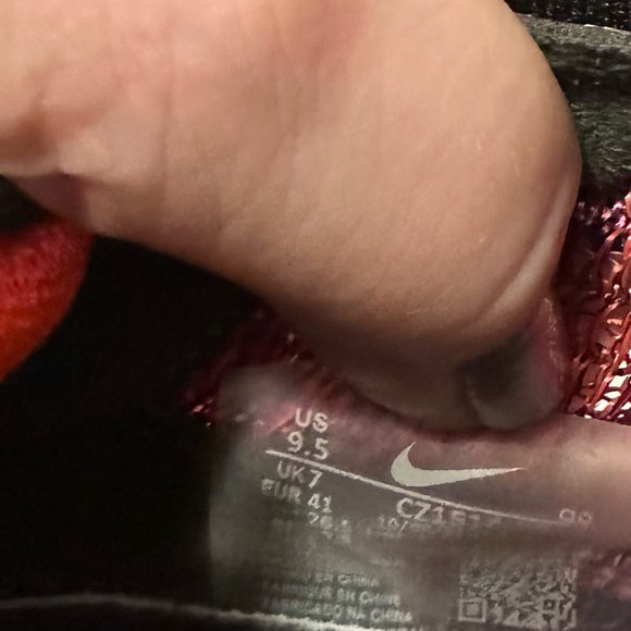 Nike Women's Pink and Purple Athletic Shoes - Picture 7 of 7